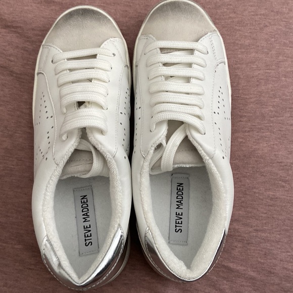 Steve Madden star sneakers size 8 - Picture 5 of 6